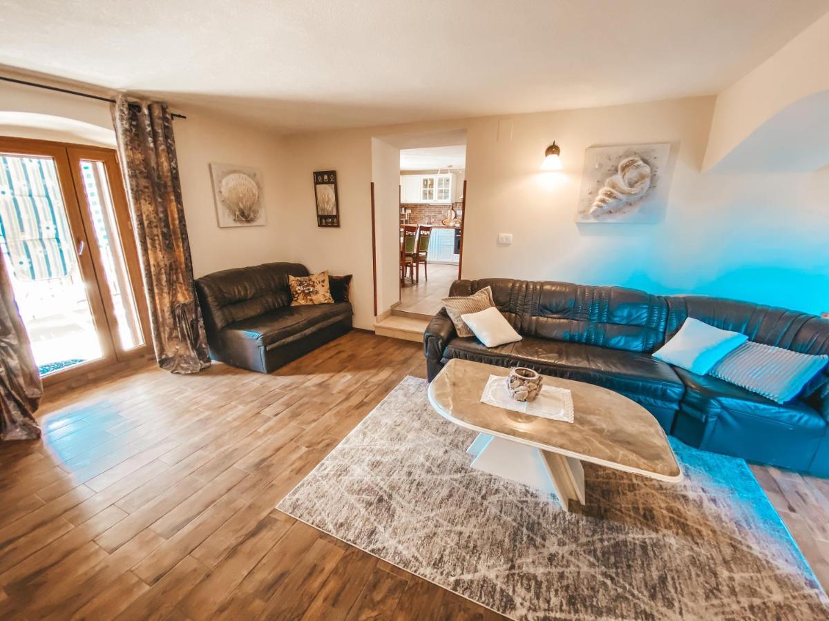 Holiday Home Istra Plomin Luaran gambar